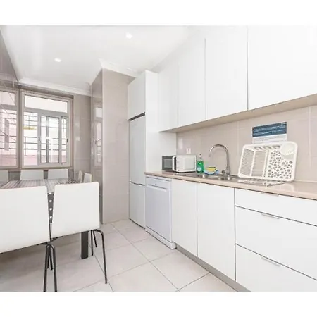 Houze Family Flat In Near Zoo Διαμέρισμα *